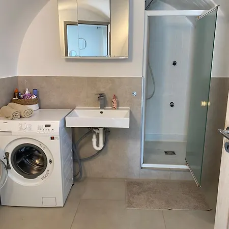 Schoene Moderne Renovierte Einliegerwohnung Mit Terrasse * Гёппинген