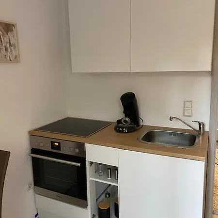 Apartment Schoene Moderne Renovierte Einliegerwohnung Mit Terrasse