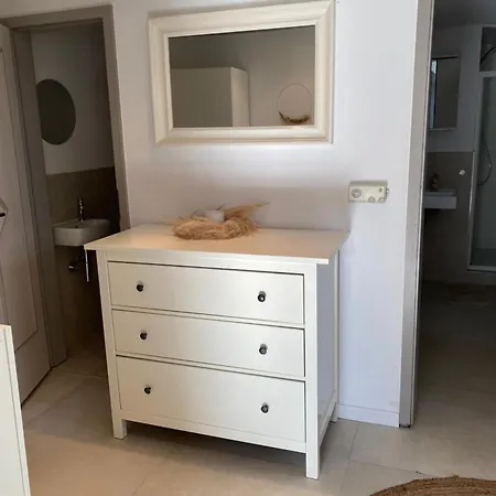 Schoene Moderne Renovierte Einliegerwohnung Mit Terrasse Гёппинген